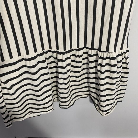 Women’s Sleeveless Striped Crew Neck Ruffle Hemline Dress - Picture 3 of 4